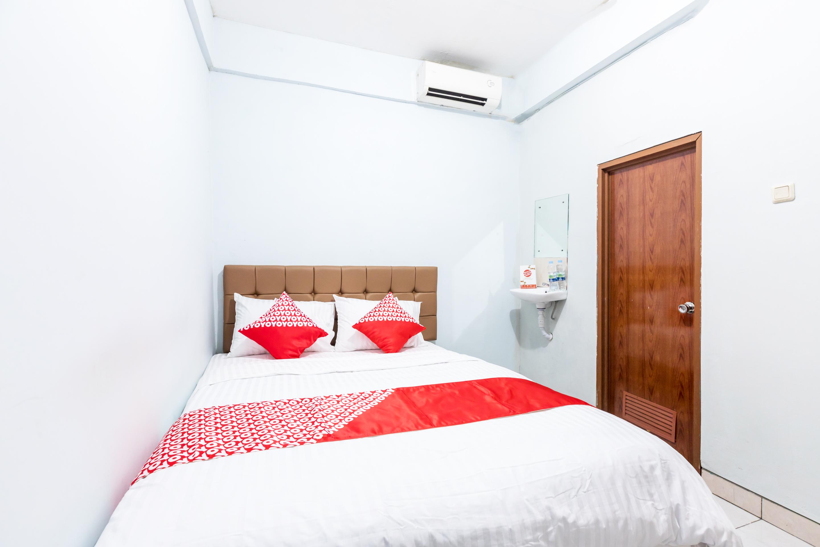Отель Super Oyo 1516 Cemara Gading Syariah Богор Экстерьер фото