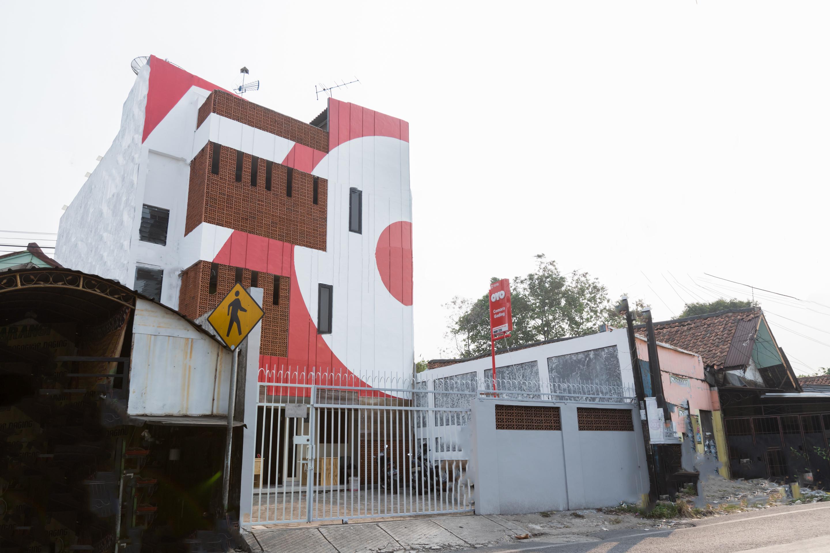 Отель Super Oyo 1516 Cemara Gading Syariah Богор Экстерьер фото
